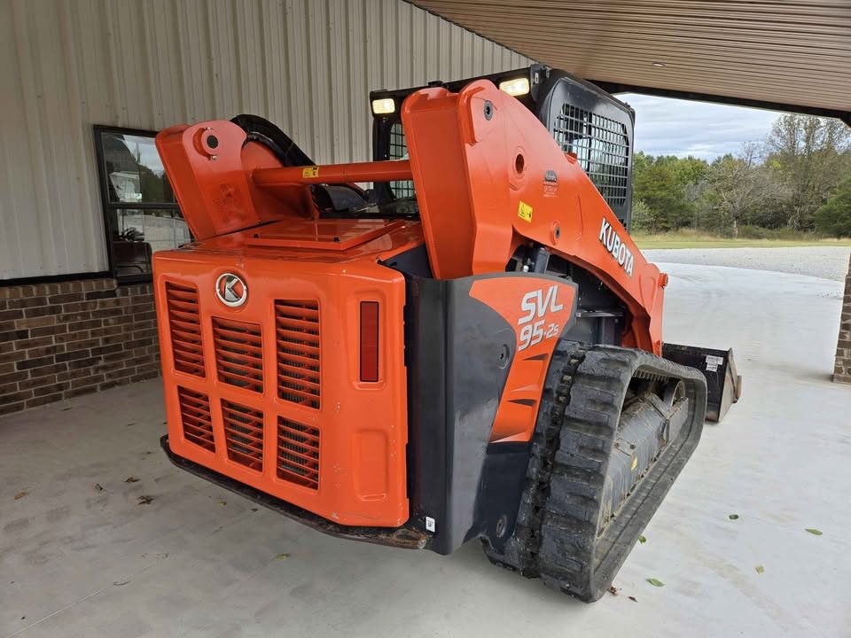 2017 Kubota svl95-2S High Flow Skidsteer photo 13