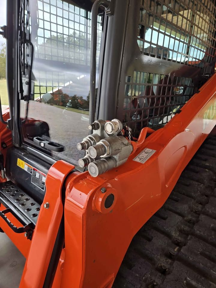 2017 Kubota svl95-2S High Flow Skidsteer photo 18