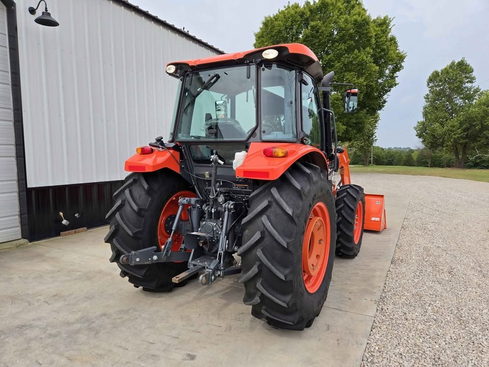 2022 Kubota m5-111 photo 17
