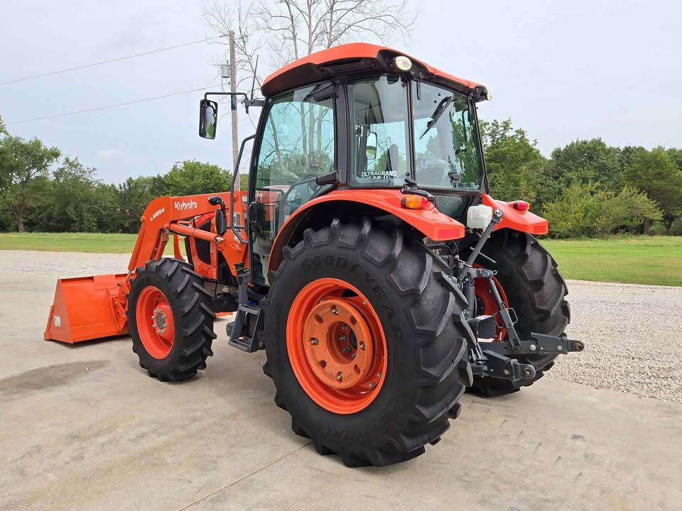 2022 Kubota m5-111 photo 19