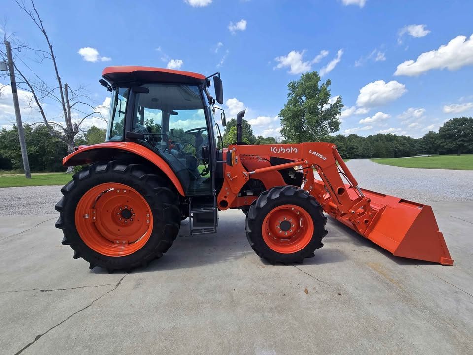 2023 Kubota m4-071 Deluxe photo 13