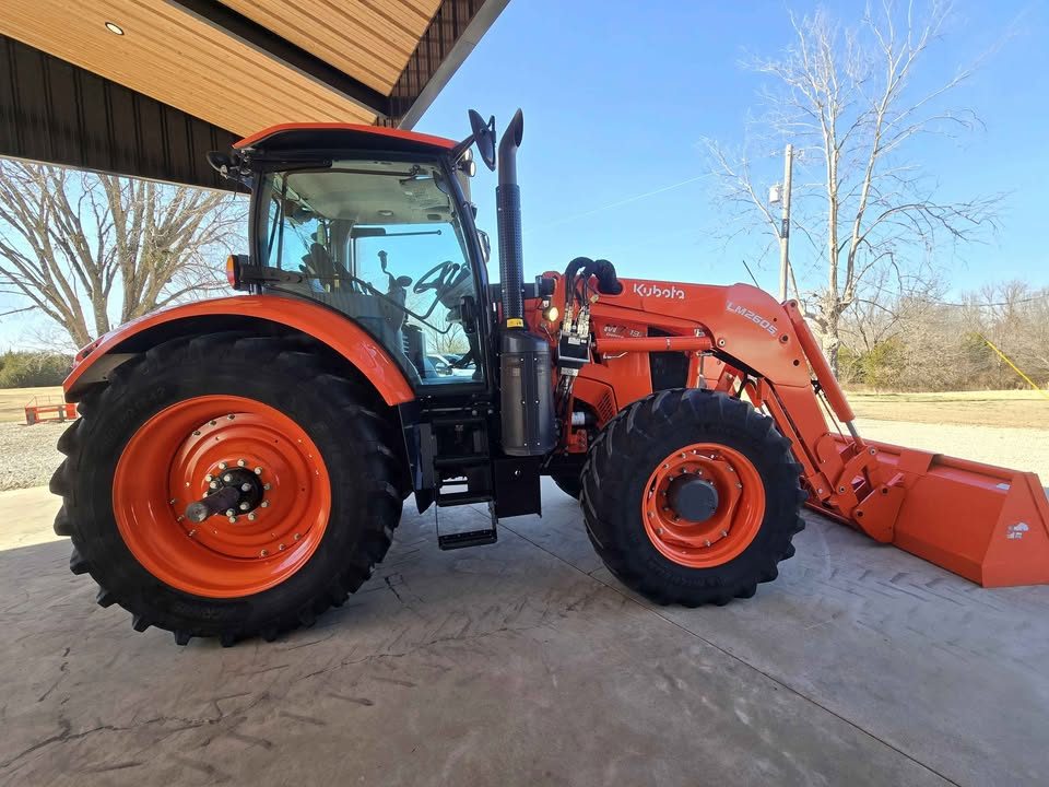 2023 Kubota m7-132 Deluxe photo 4