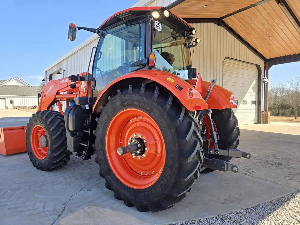 2023 Kubota m7-132 Deluxe photo 7