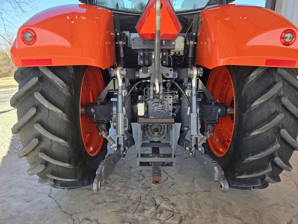 2023 Kubota m7-132 Deluxe photo 9