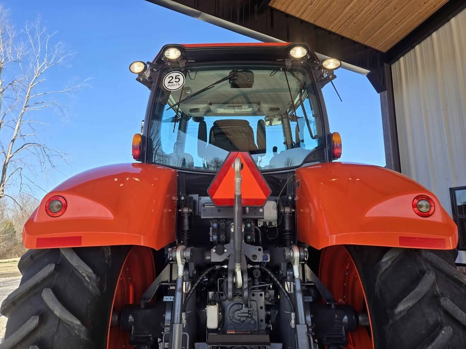 2023 Kubota m7-132 Deluxe photo 10