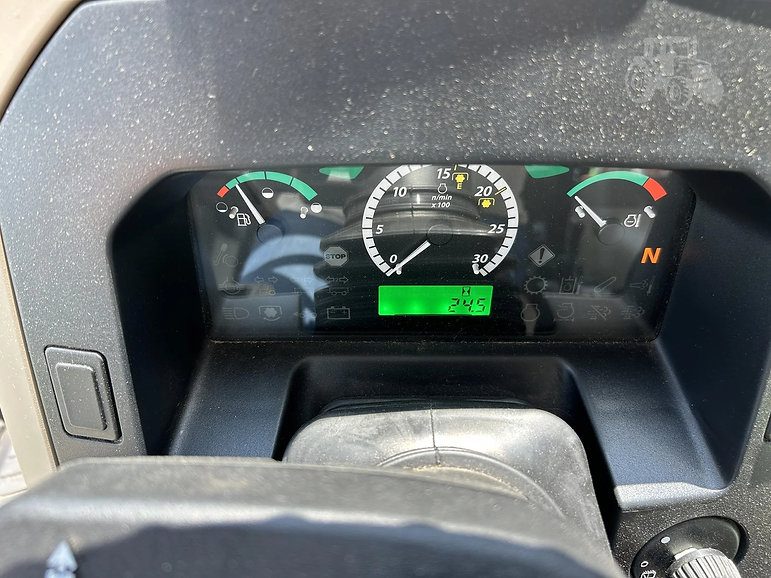 2024 JOHN DEERE 5067E photo 4