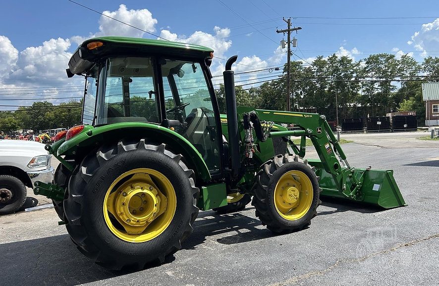 2024 JOHN DEERE 5067E photo 10