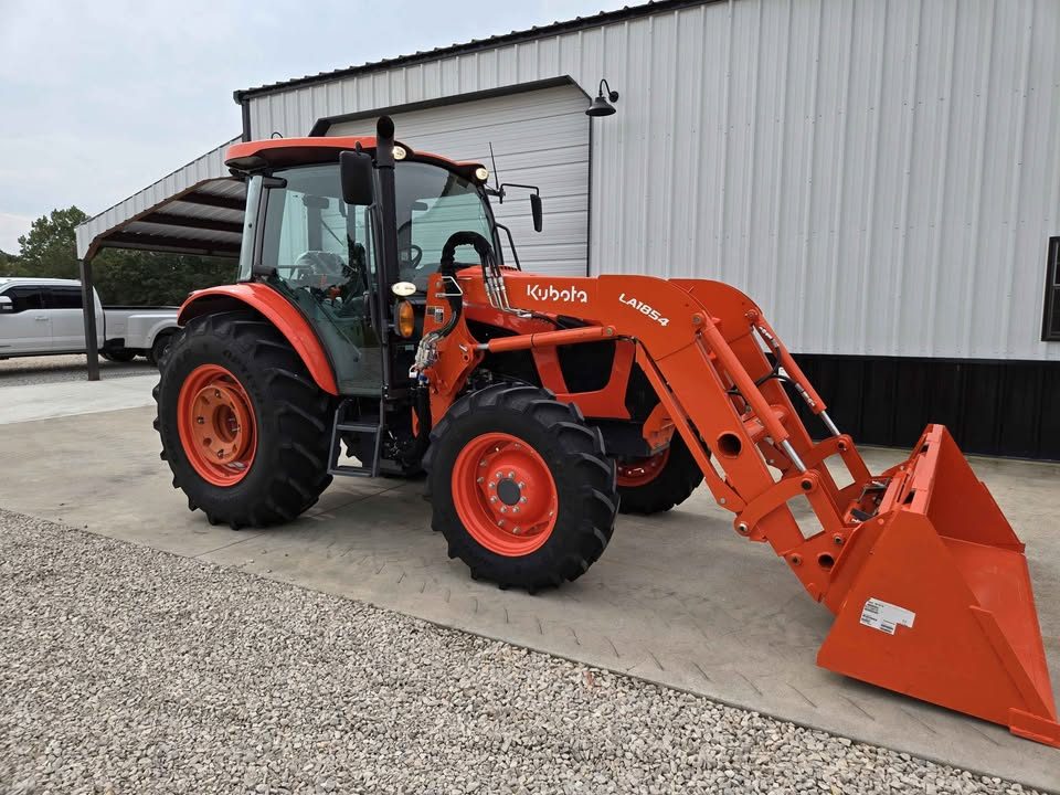 2022 Kubota m5-111
